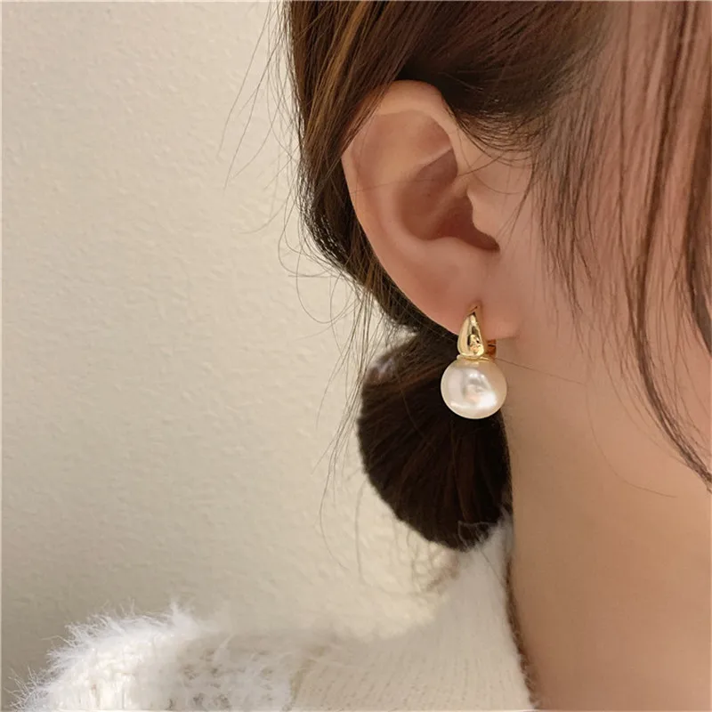 Fashion Simulated Pearl Drop  Stud Earrings For Women OL Simple Round Ear Ring Girl Gifts Bijoux Party Wedding Bridal Jewelry