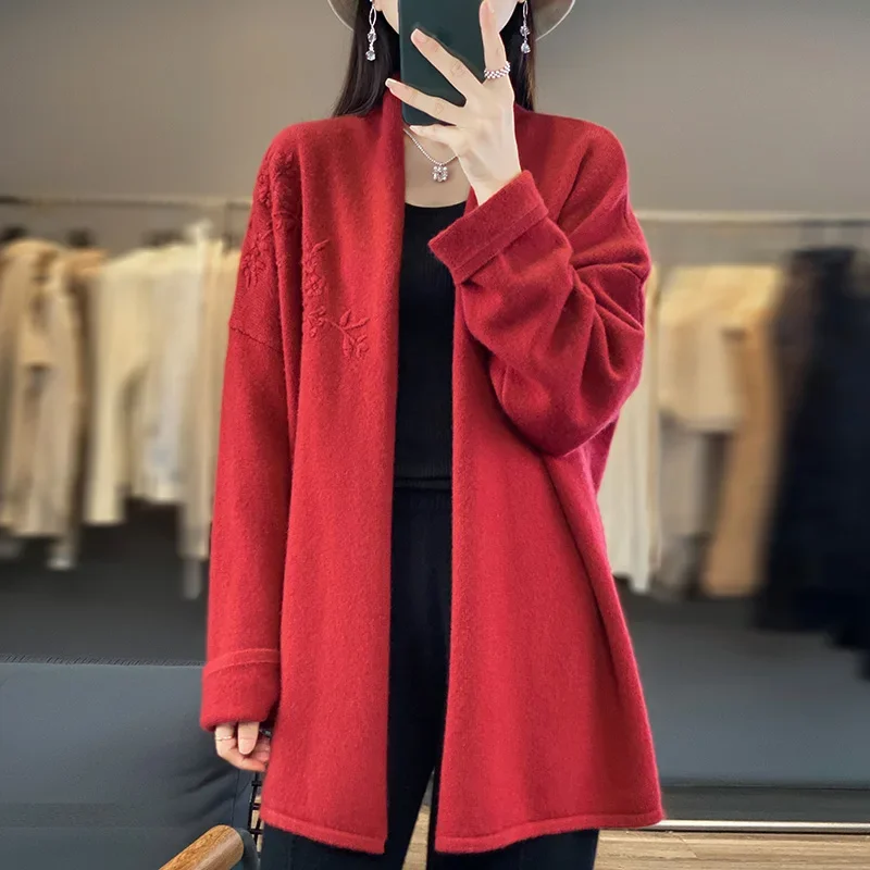 Ladies hand-embroidered cashmere cardigan long sleeve V-neck lapel knitted sweater comfortable loose windbreaker