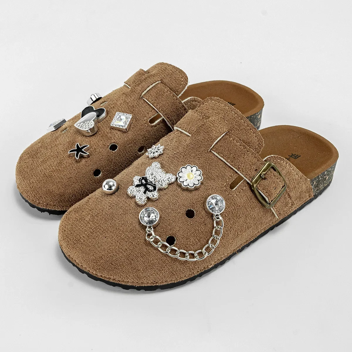 2025 nuevas sandalias de fondo plano sin cordones con oso plateado y corazón de dibujos animados para mujer, ropa para exteriores, zapatillas cómodas de estilo informal para mujer