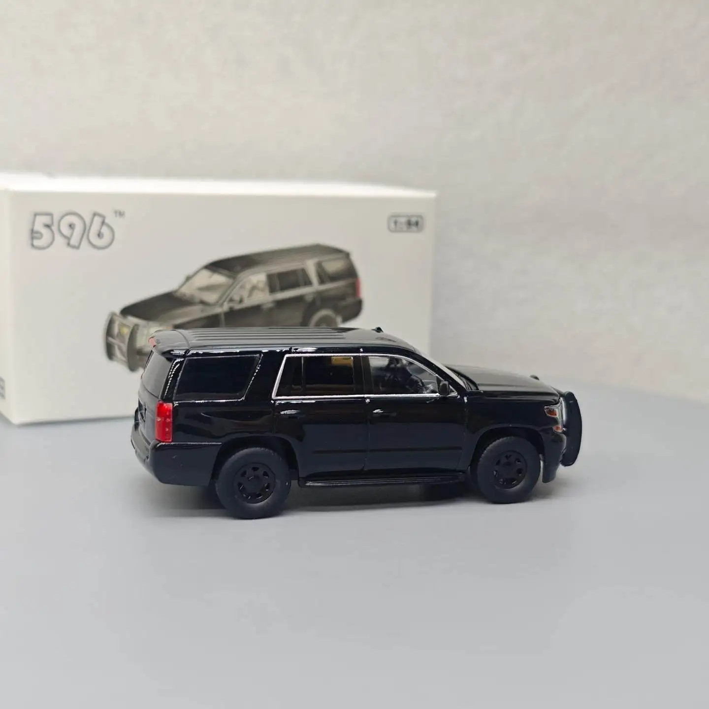 

596 1:64 Tahoe Car Model Mini Simulation Alloy Toy Model Hobby Collection Decoration Gifts