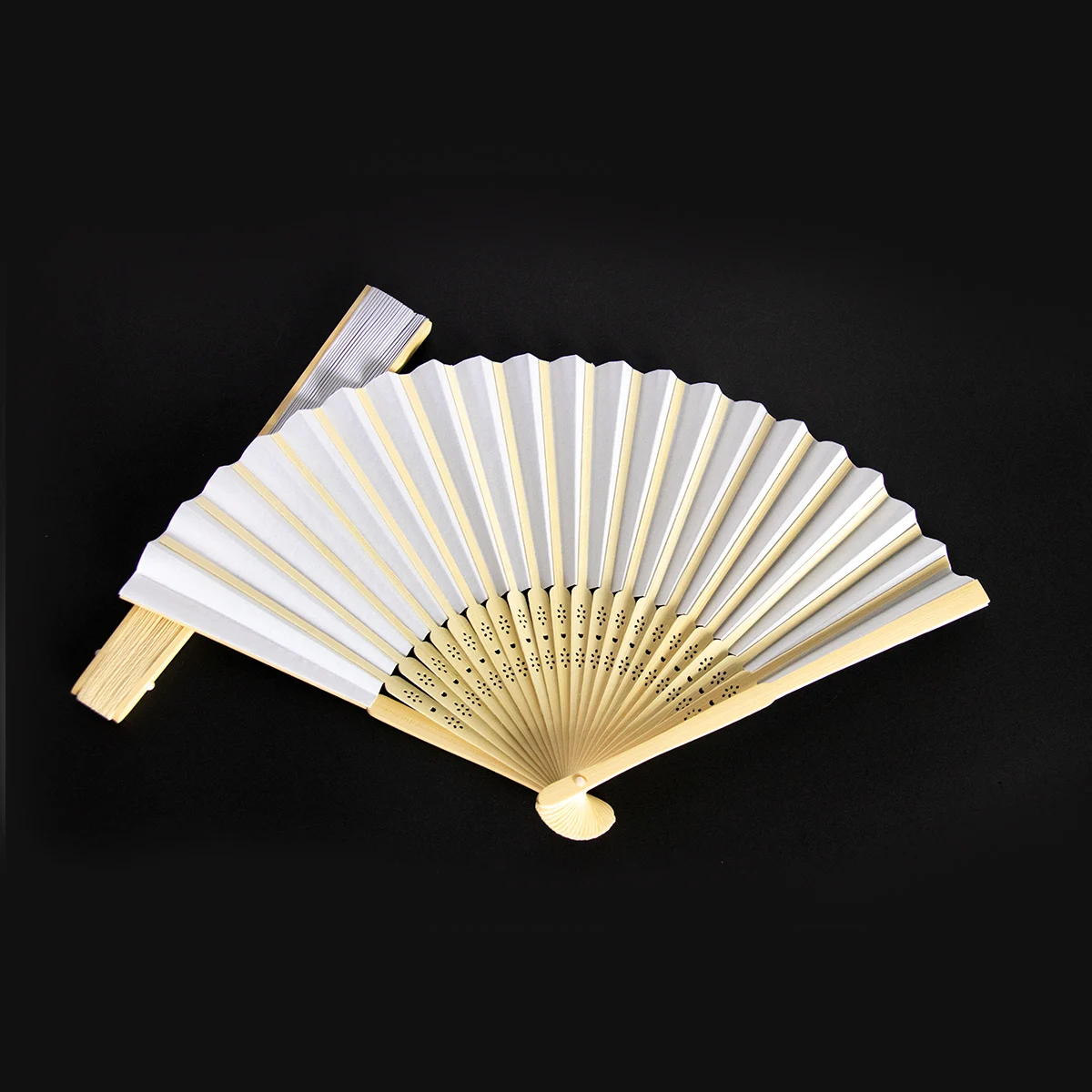 

10pcs White Handheld Fans Paper Hand Fan Bamboo Folding Fans for Wedding Decoration bridal shower gift For Guest Party Favors