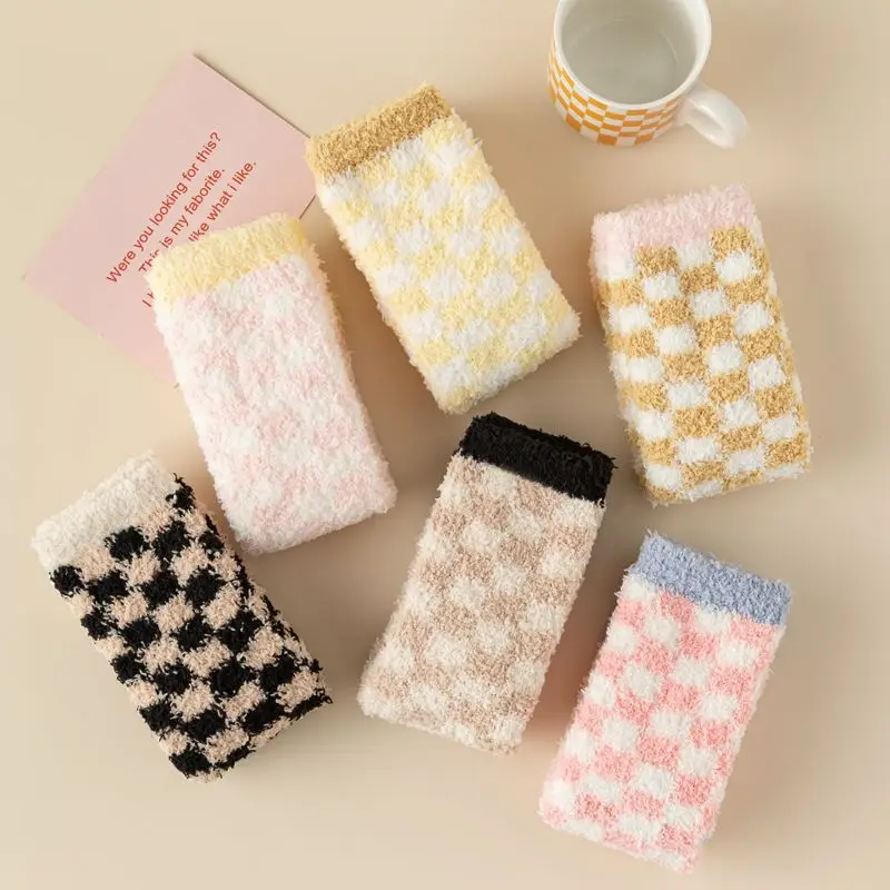 

5 Pairs Women's Socks Autumn Winter Thick Coral Velvet Floor Socks Set Plaid Personalized Fashionable Versatile Mid Tube Socks