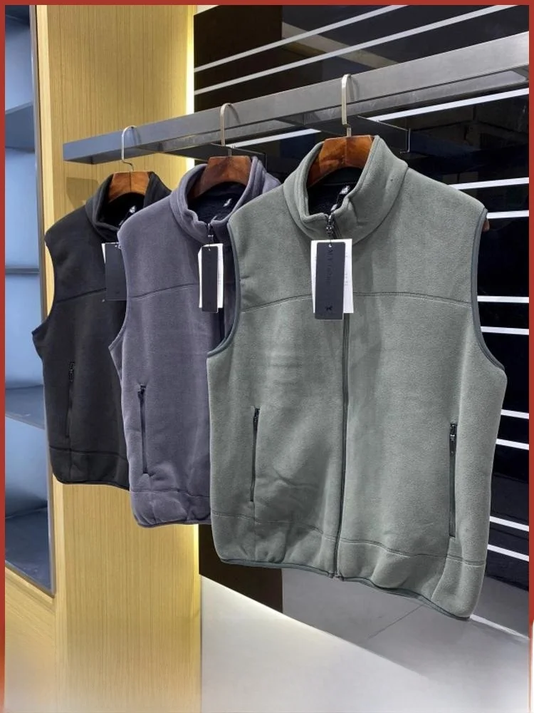 

Thiened Fce Lamb Velvet Men's Stand Collar Warm Windproof Vest Trendy Stand Fit Polyester Fiber Winter Season Zipper ...