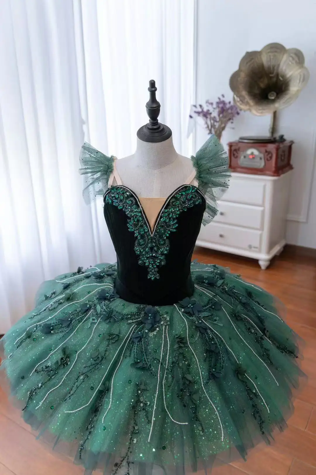 The latest dark green Esmeralda variations ballet performance TUTU professional competition tailored for adults and children