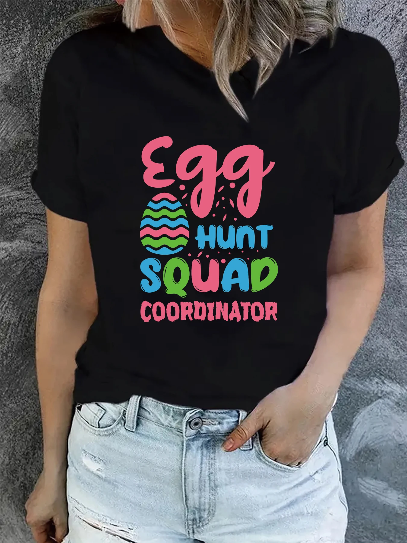 

2024 colorful Egg hunt squad Graphic Funny T-Shirt Women Summer Fashion Harajuku Casual Round Neck Short sleeve Creative Design