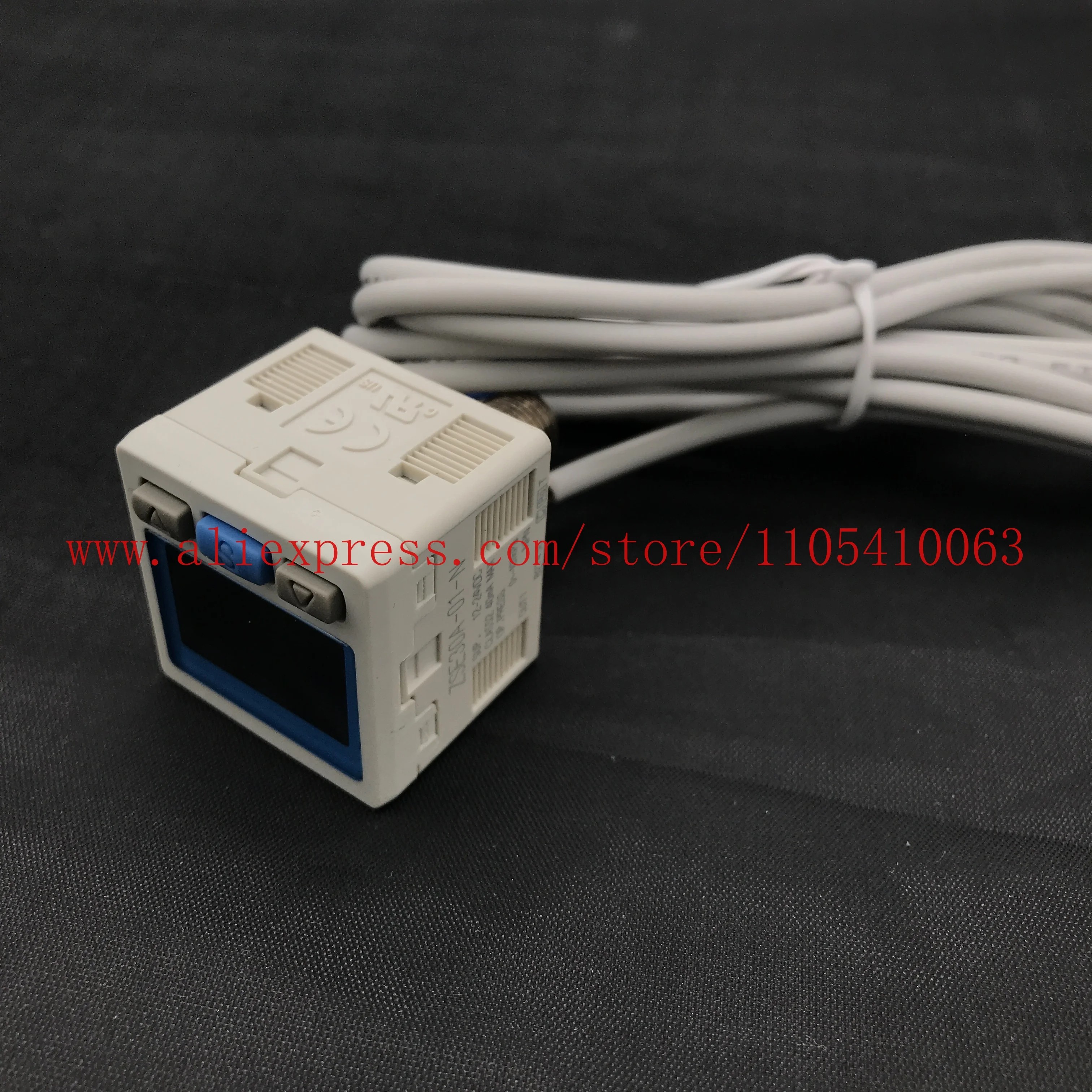 1PCS Digital pressure switch ISE30A-01-N-L ZSE30A ZSE30AF ISE40A-01-R