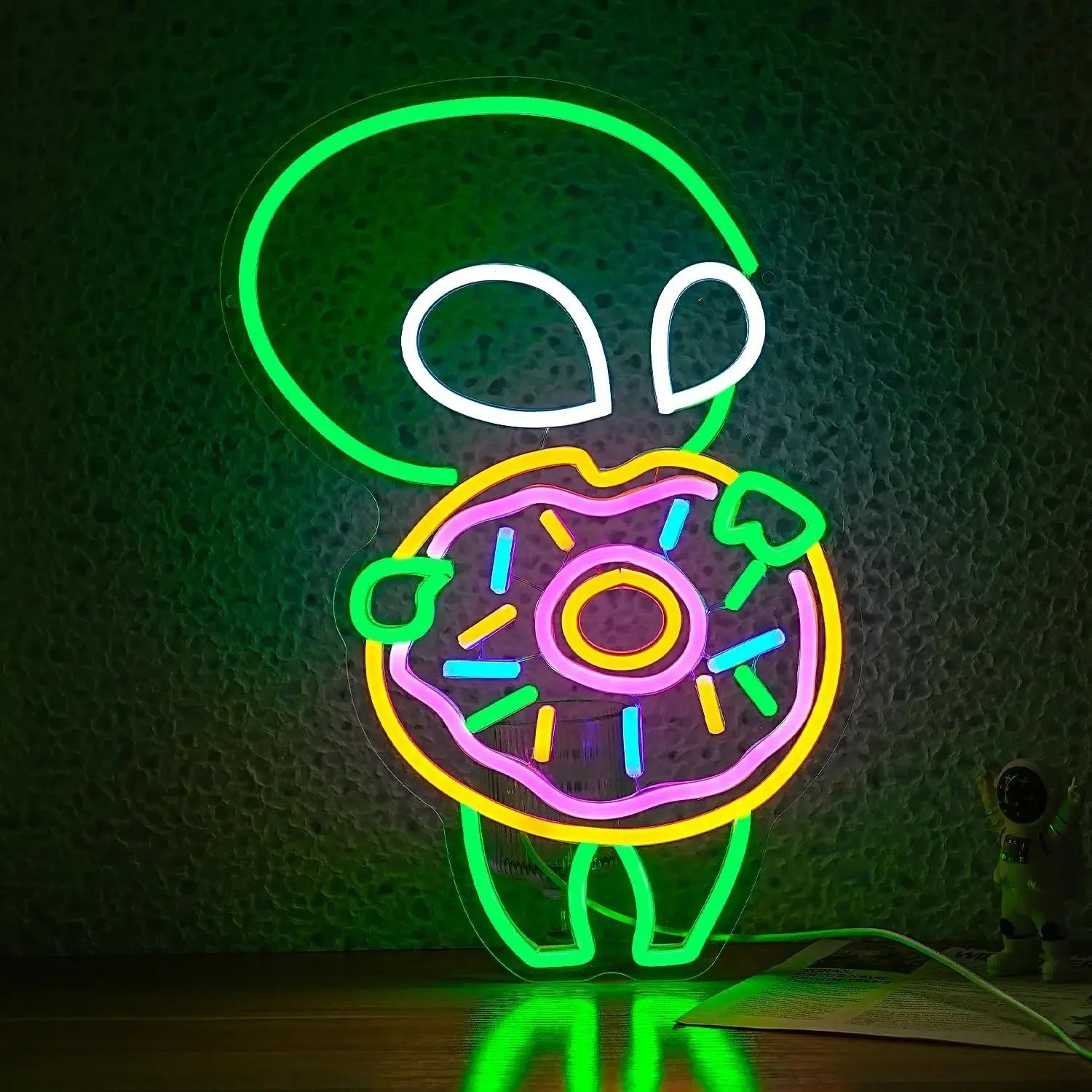 Alien Donut Neon Sign LED Neon Light for Bedroom Dessert Shop Bakery Party Fast Food Shop Decor Gift for Friend USB Dimmable