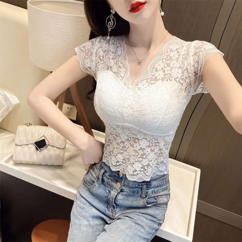 

Elegant White Lace Vest Women's Outerwear 2023 New Sweet Spicy with Chest Pad Hollow V-neck Short Sleeve Top
