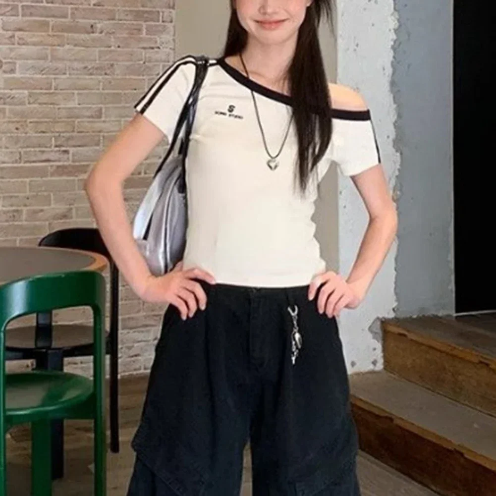 

Casual Gatherings Off-shoulder Crop Top Short Sleeve Fashion Casual Style For All Seasons Printed Pattern Design