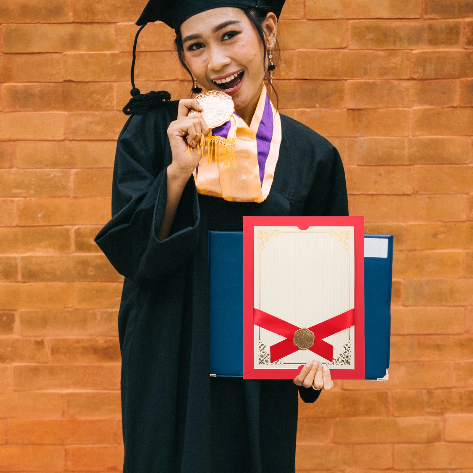 Elegant stempelen ontwerp certificaathouder diplomaomslag papierframe voor afstudeerprijzen documenten display en bescherming