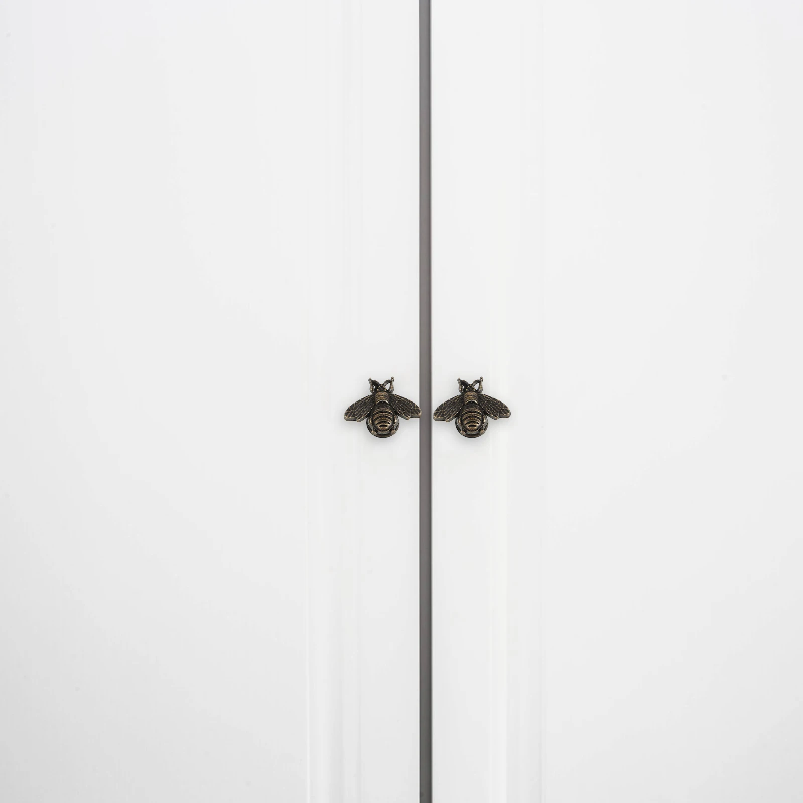 

10Pcs Decorative Drawer Knobs Vintage Bee Style Cabinet Pulls Metal Dresser Handles for Wardrobe Cupboard Bookcase Use