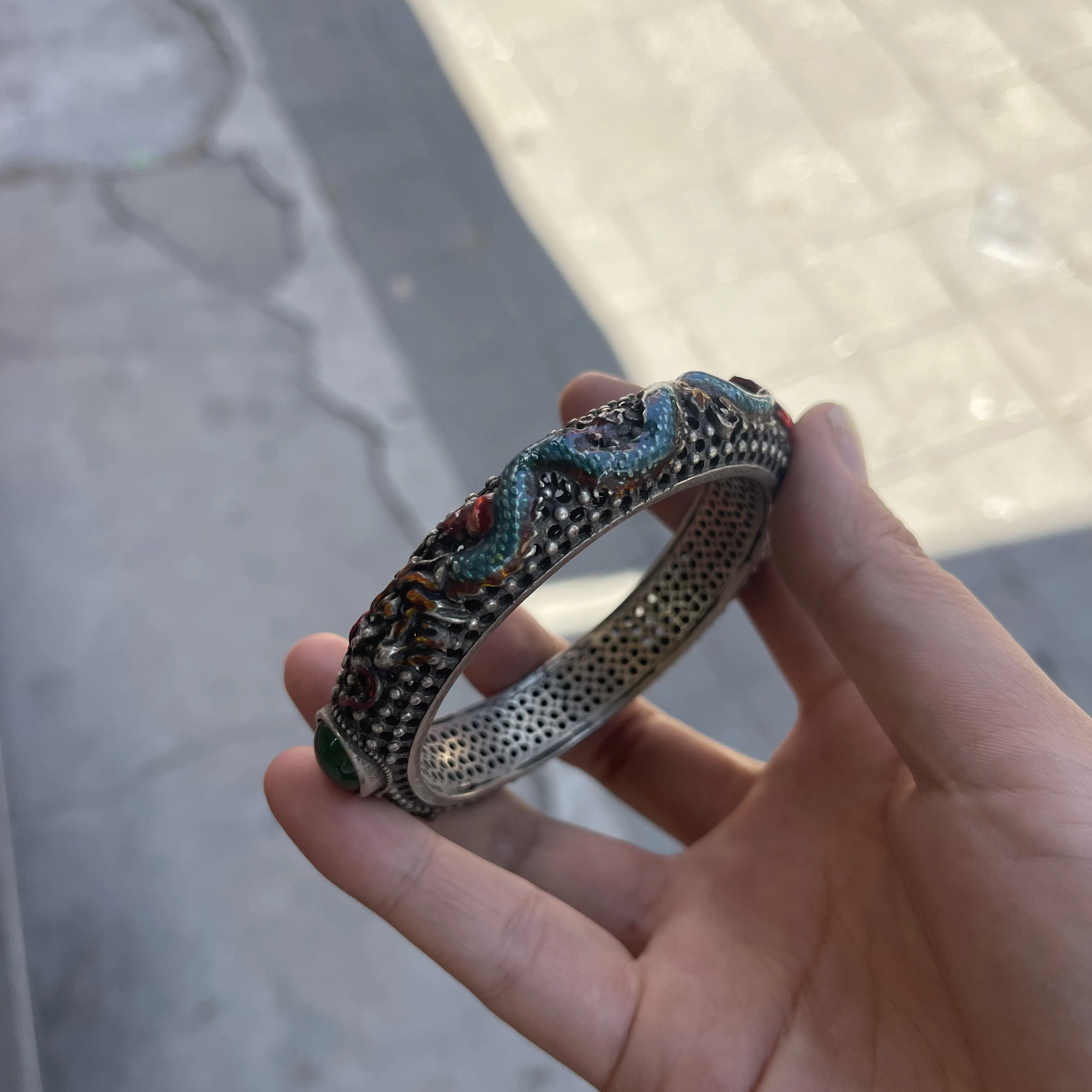 Vintage Chinese Dragon Bangle for Women Enamel Cloisonne Hollow Out Tibetan Silver Bangle Inlaid Green Gem Retro Ethnic Statemen
