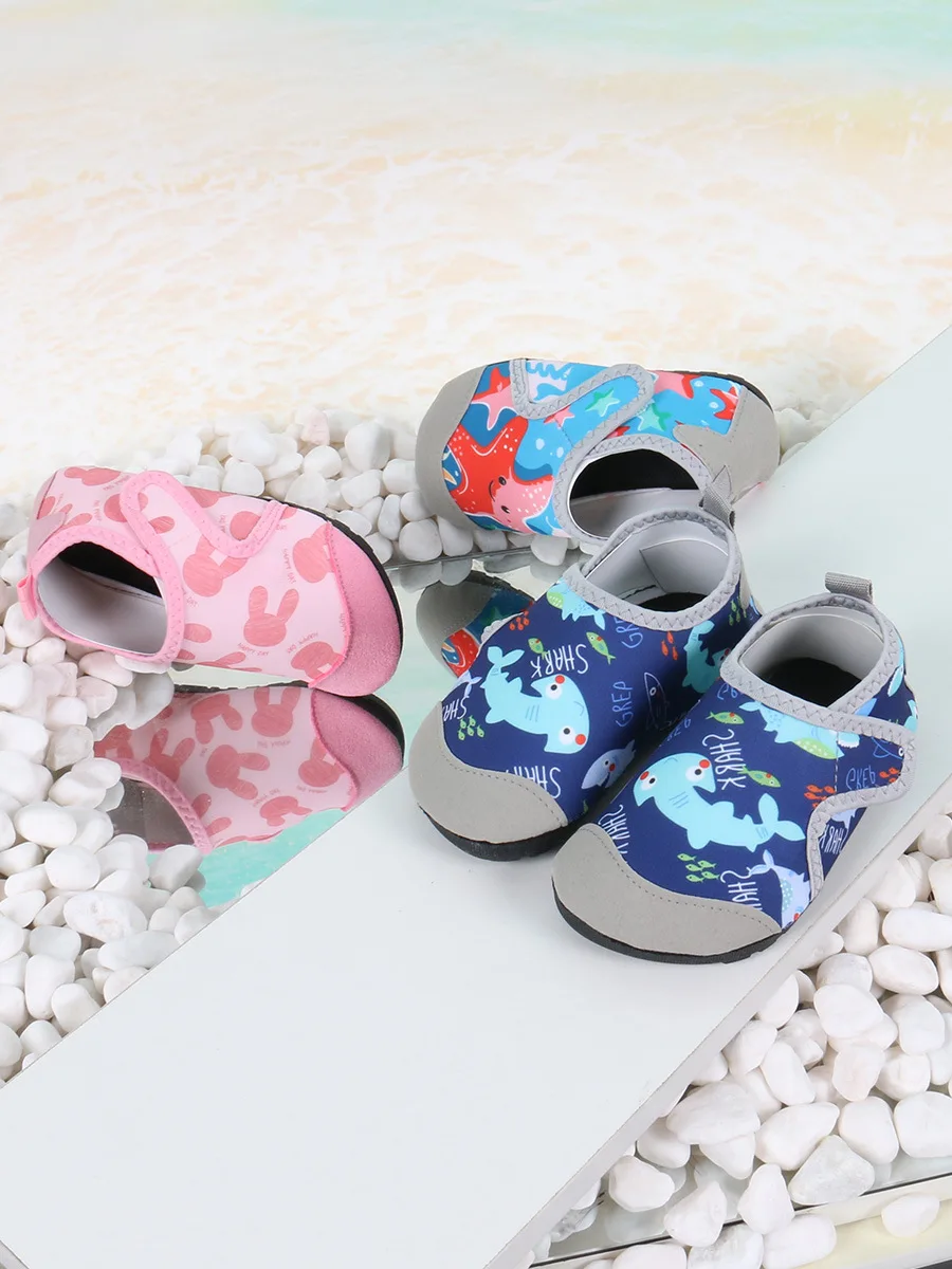 Kids Quick Dry Water Shoes Cartoon Print Non Slip Beach Swim Shoes for Boys Girls Lightweight Low Top Footwear