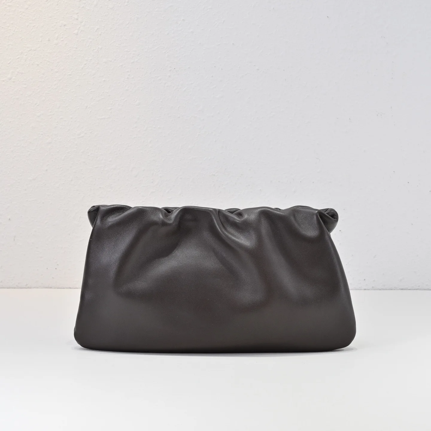 

2025 women top quality Sheepskin patchwork all-metal hardware retro cloud-shaped shoulder bag with a slanted crossbody design