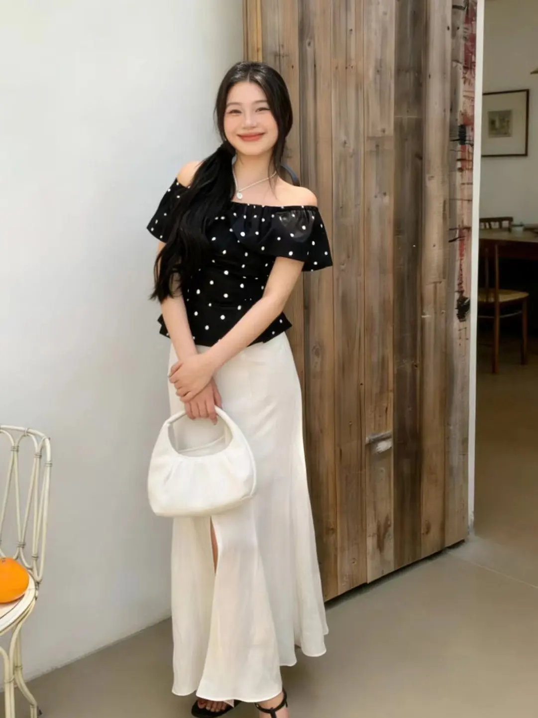 

Black Fashionable Shoulder Bared Top Women's Casual High Quality Summer New Design Small Shirt Korean Style Polyester Fiber