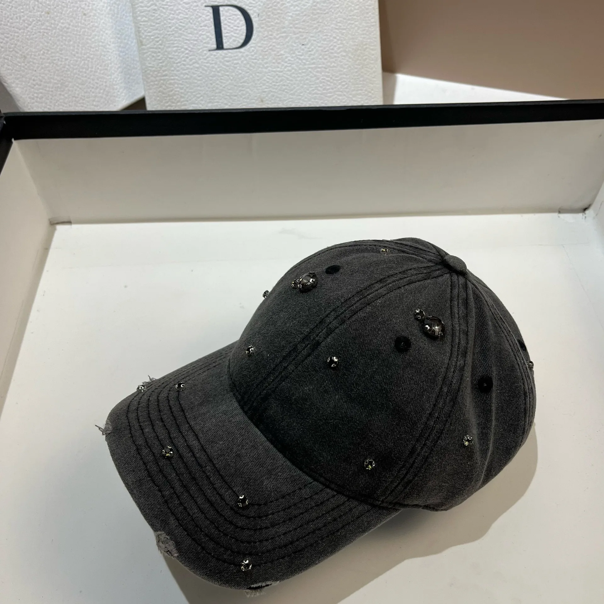 Spring/Summer Rhinestone Soft-Peaked Duckbill Cap Distressed Washed Cotton Casual Baseball Cap Unique Design Sports Hat