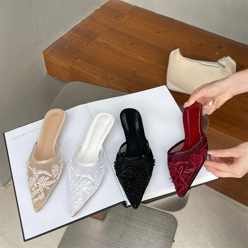 

Новые летние сандалии на низком каблуке с острым носком и вышивкой: универсальные закрытые мюли без задника