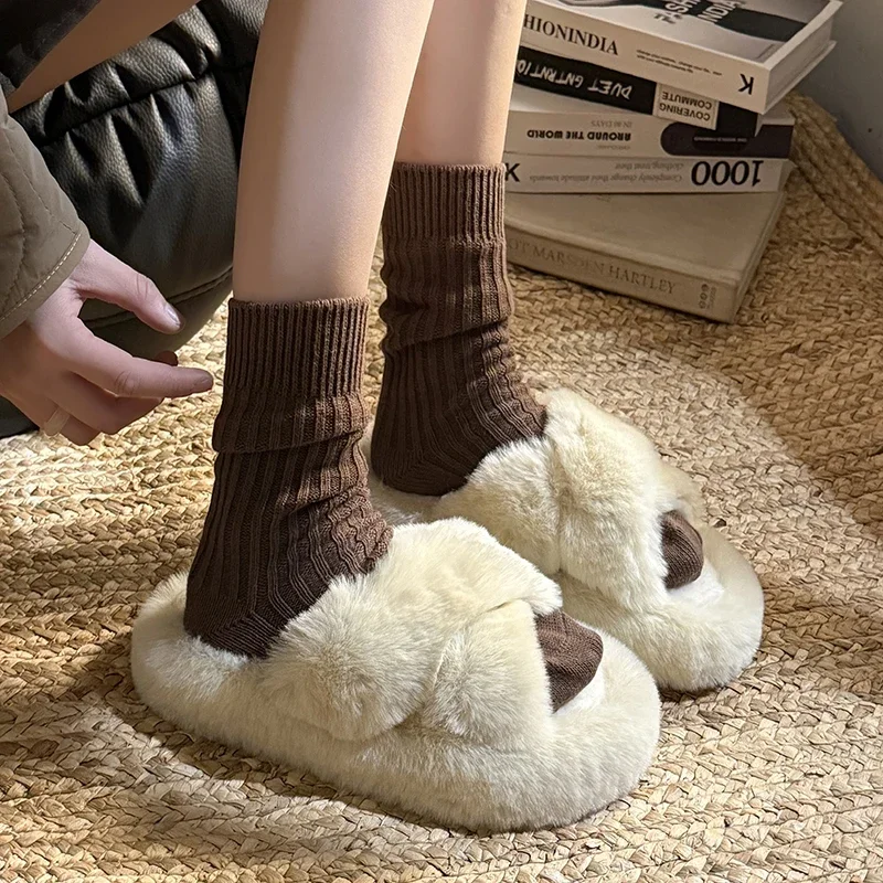 ZUOFU Damen Flauschige Pantoffeln mit Kreuzriemen, Herbst Winter, 4cm Plateau, EVA-Sohle, Warme Rutschfeste Indoor-Hausschuhe – Detail 5