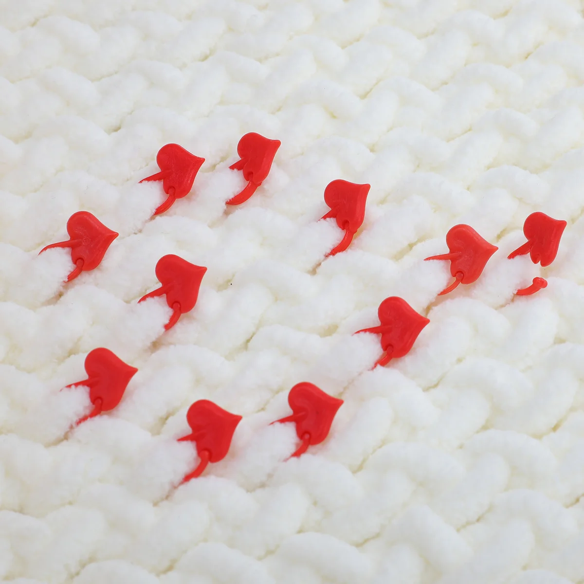 

100pcs Plastic Crochet Clip Love Heart Stitch Marker For Diy Knitting Crochet Accessories Craft Handicraft Sewing Tool