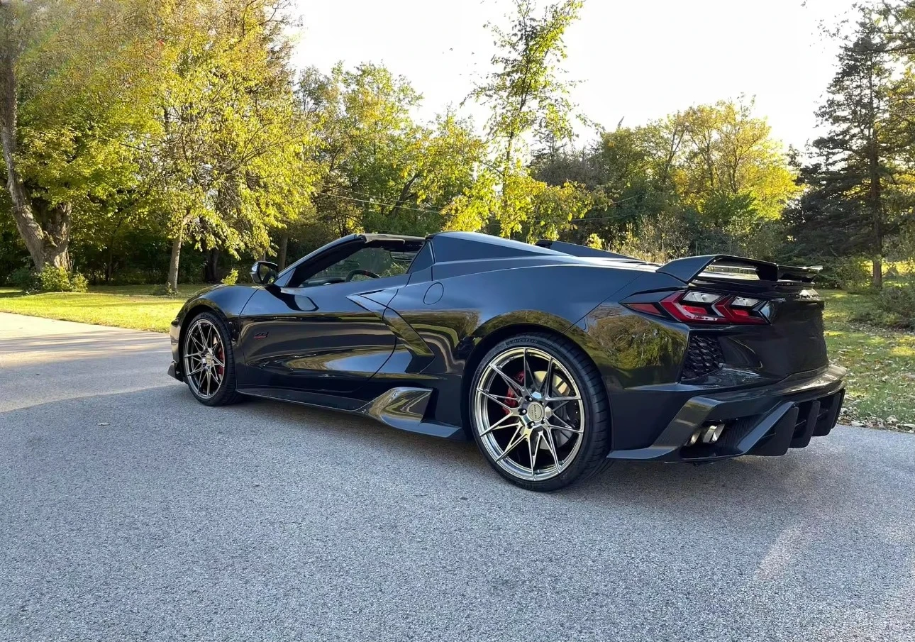 Wholesale Carbon Fiber A-D Style Side Skirts Bumpers for  Corvette C8 Car Body Kit Accessories