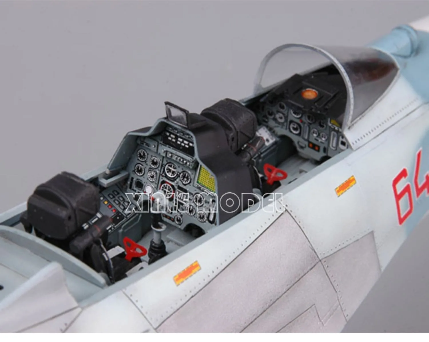 Trumpeter 02270 Sukhoi Su-27UB Flanker-C Myśliwiec 1/32 Model Samolotu do Składania