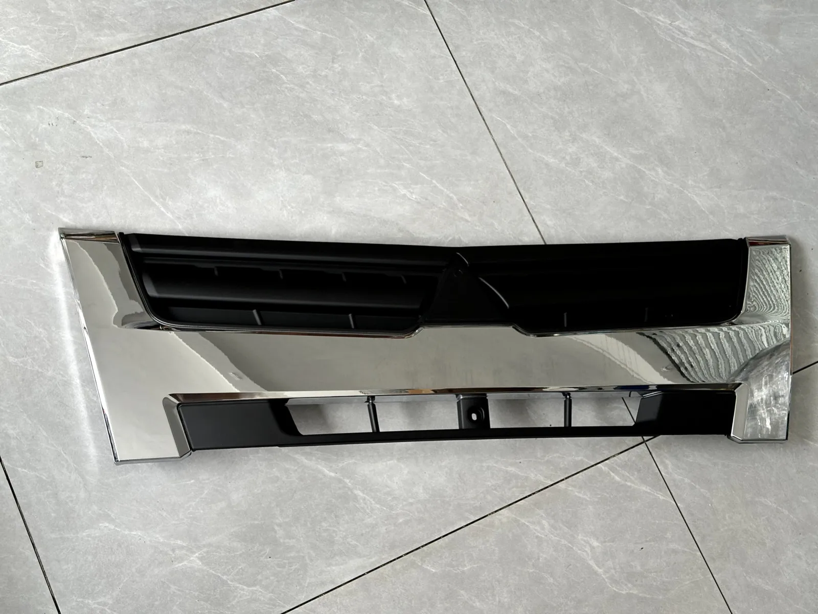 

FOR MITSUBISHI FUSO CANTER TRUCK CHROME GRILLE STANDARD CAB