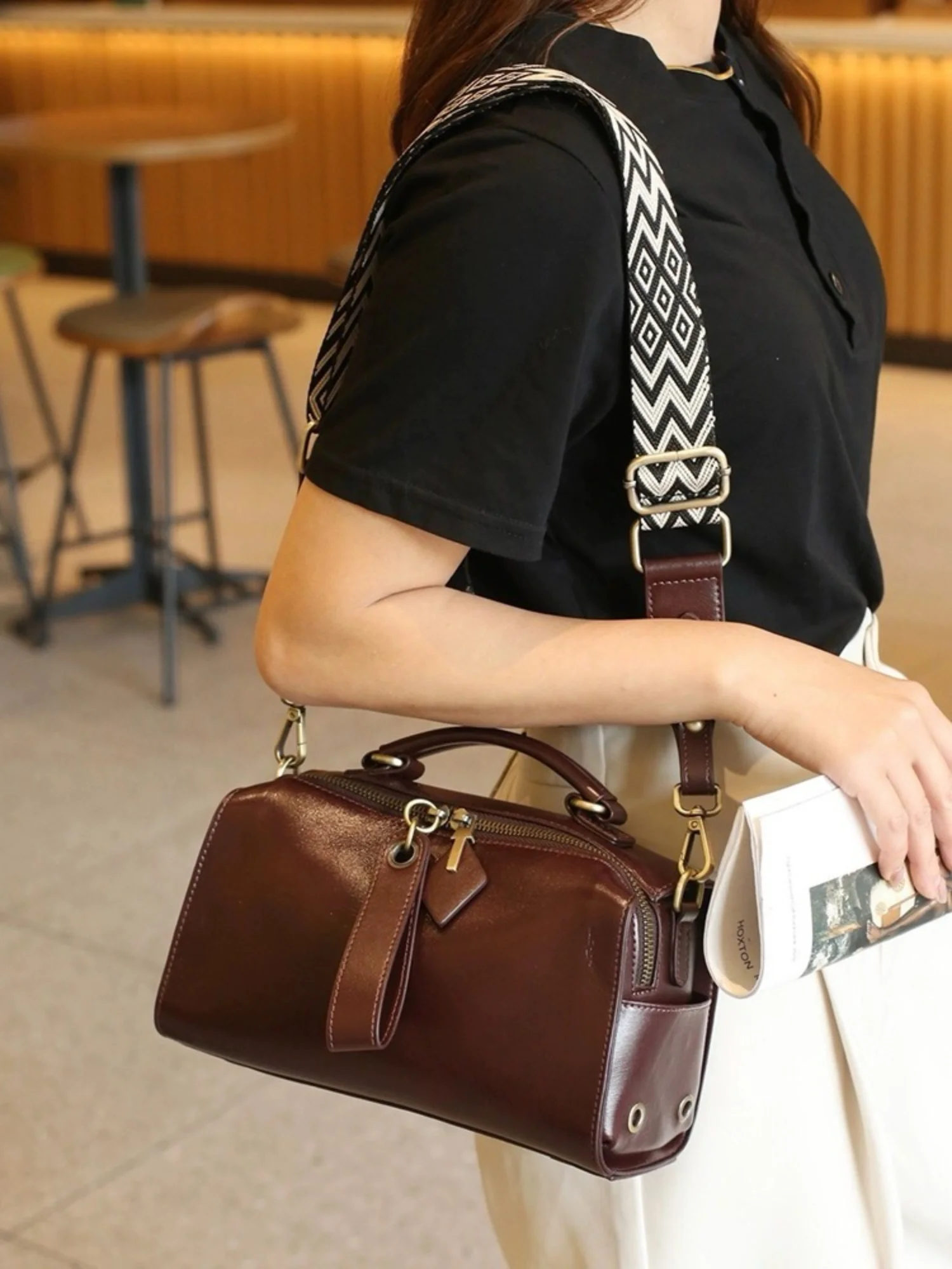 

Женская сумка-подушка Boston из воловьей кожи с верхним слоем, осень-зима 2022, новая роскошная сумка для мамы из натуральной кожи, одинарная ...