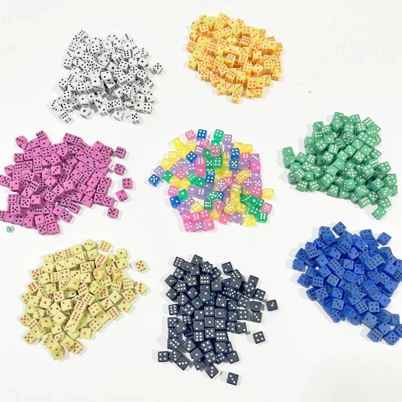 12 colores 100 Uds 5mm sólido transparente Mini D6 acrílico ángulo recto punto dados estándar cubo de seis caras para accesorios de juego de mesa