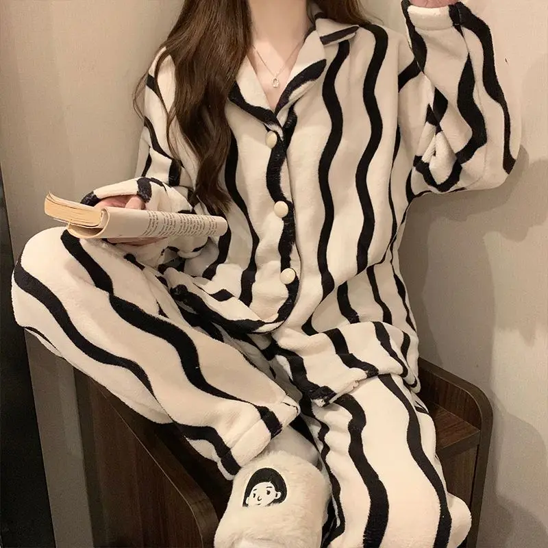 Autumn and winter new sleepwear women coral velvet cardigan set striped pattern thick can wear winter home wear ladies pajamas