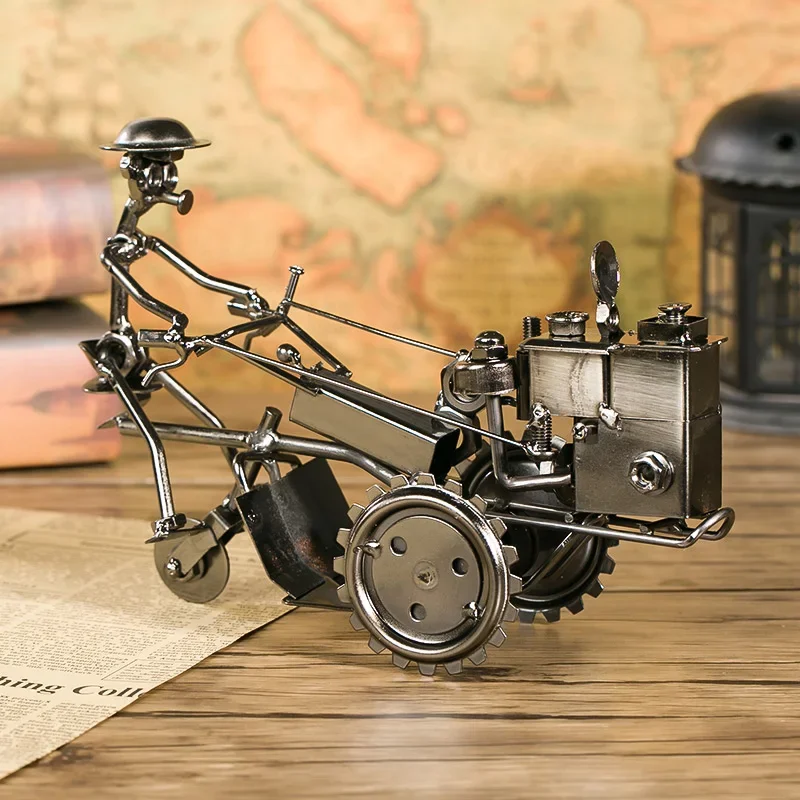 

Retro wrought iron tractor metal model decoration creative desk home home decoration crafts bookshelf decoration