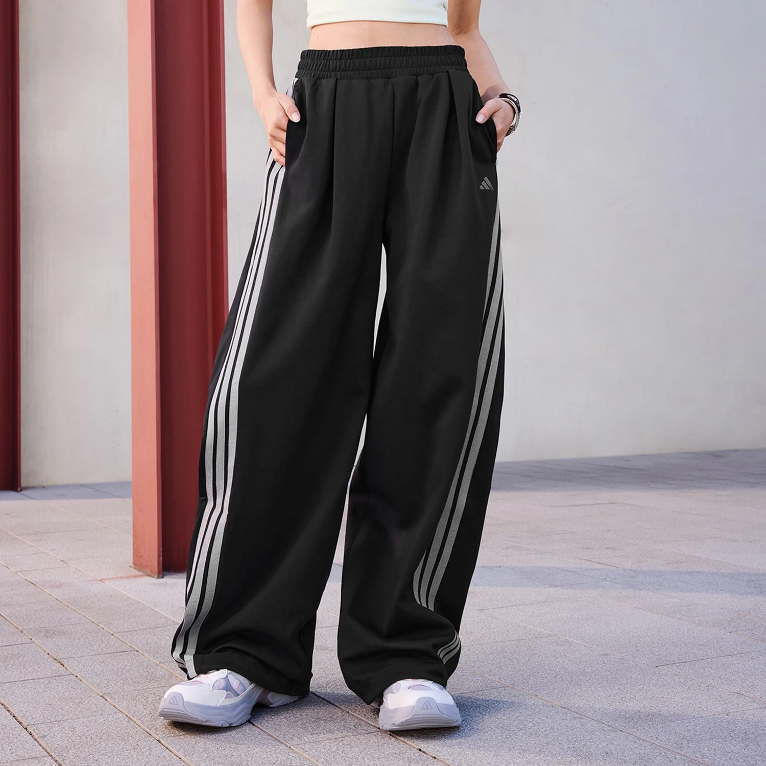 pantaloni-sportivi-casual-da-donna-adidas-authentic-spring-style-kr7594