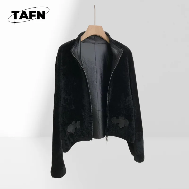 100% Wool Comfortable Down Vest for Women for Cold Weather Fashion Outdoor Friendly Women's Puffer Vest for Every Season AJ1307