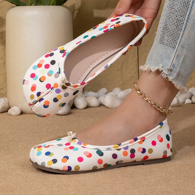 2026 Fashion Split Toe Design Casual Women's Flats and Loafers New Trendy Colorful Polka Dot Soft Soled Women Shoes Сабо Женские