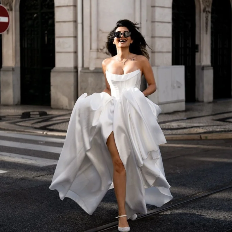 بسيط نمط الساتان العاج الأبيض الخامس الرقبة السباغيتي يزين فساتين الزفاف من ألف خط تنفيس زي العرائس صنع حسب الطلب