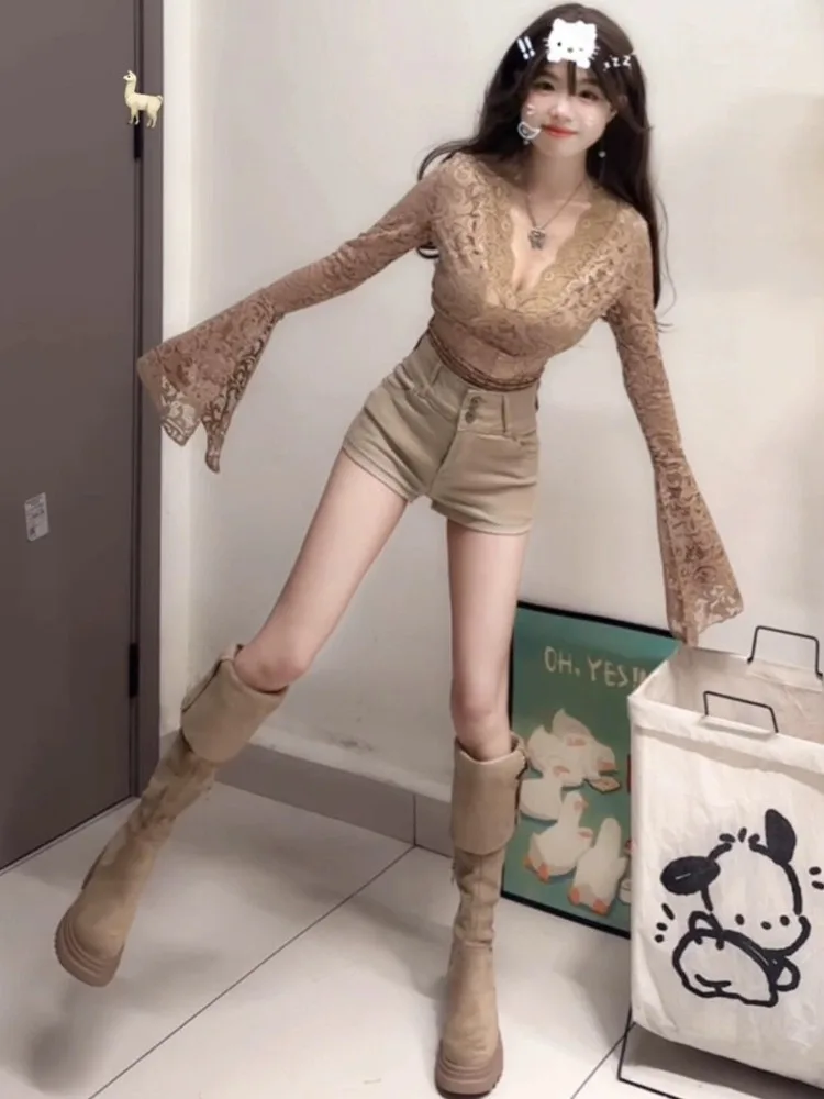 

Pure Desire Sexy Long Sve Lace Base irt Women's Slim Fit Bell Sve V-Ne Top Korean Sle Commute Faion