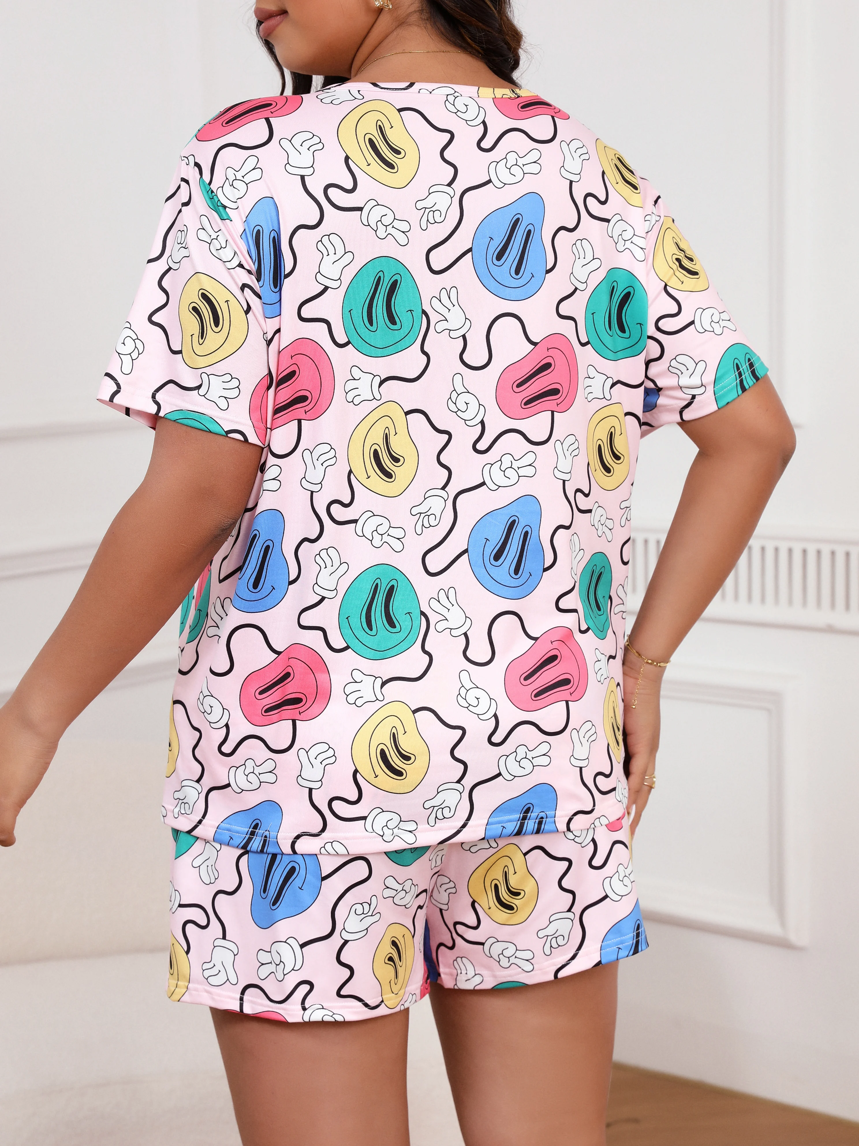 Women's Plus Size Short Sleeve T-Shirt and Shorts Smily Print 2 Pc Pajama Set,Comfy Casual Top and Shorts with Elastic Sleepwear