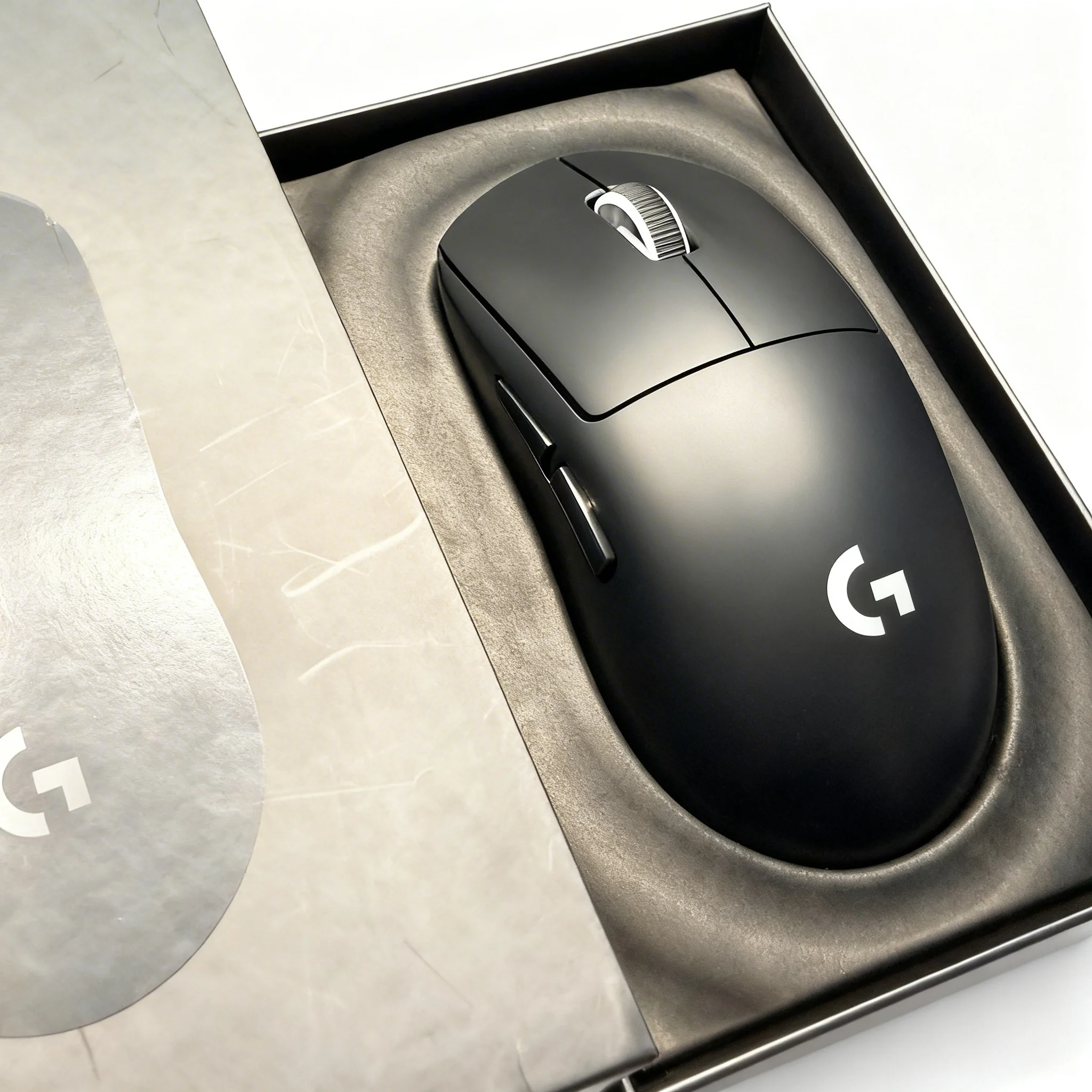 Logitech G PRO X, 60g gaming grade, Hero2 sensor, 44K DPI with no deviation.
