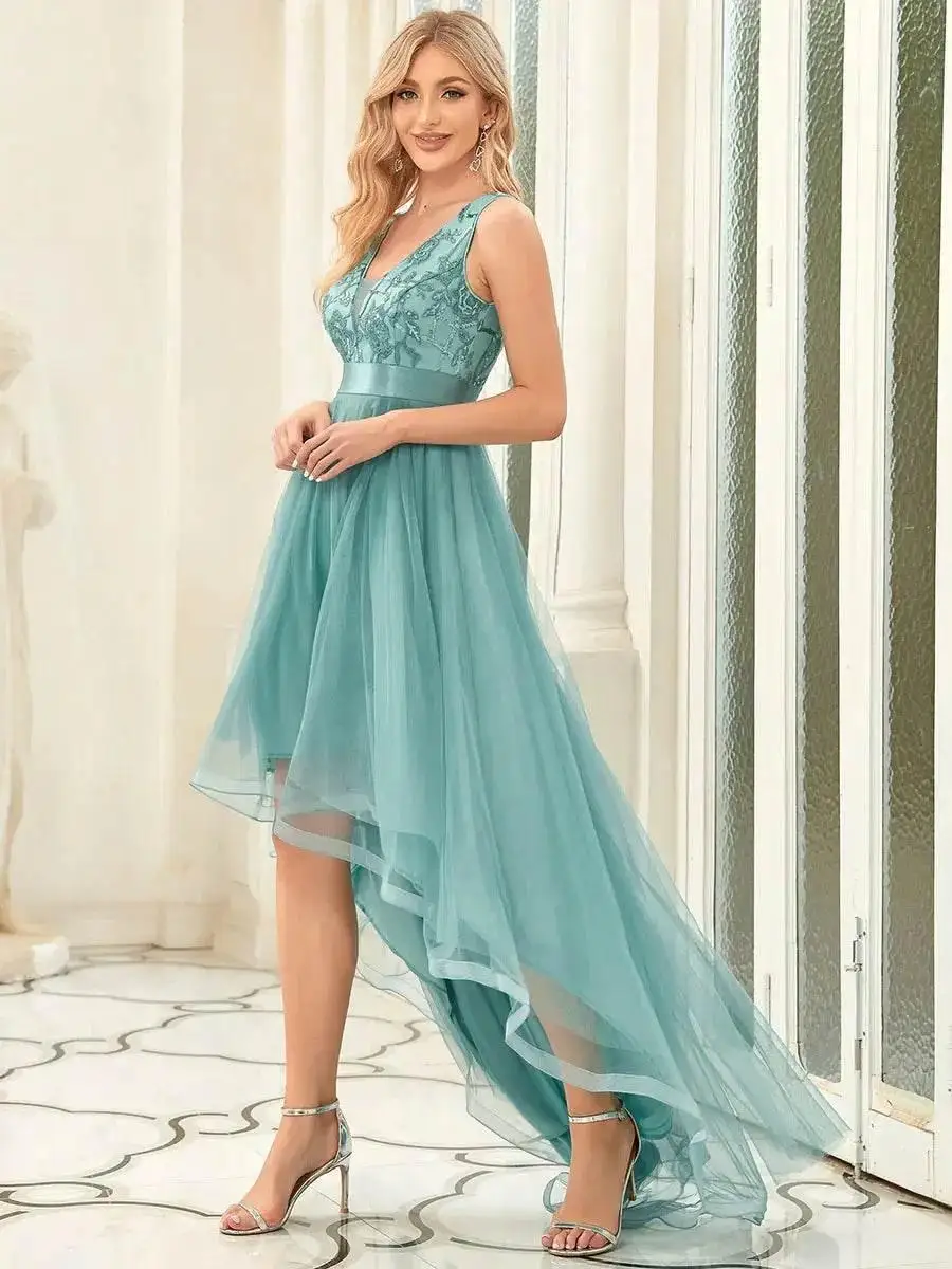 Chic Tulle Mother of the Bride Dresses V-neck  Ruffles Sequins Appliques Party Gowns Mom's Elegant Evening Dress Customized