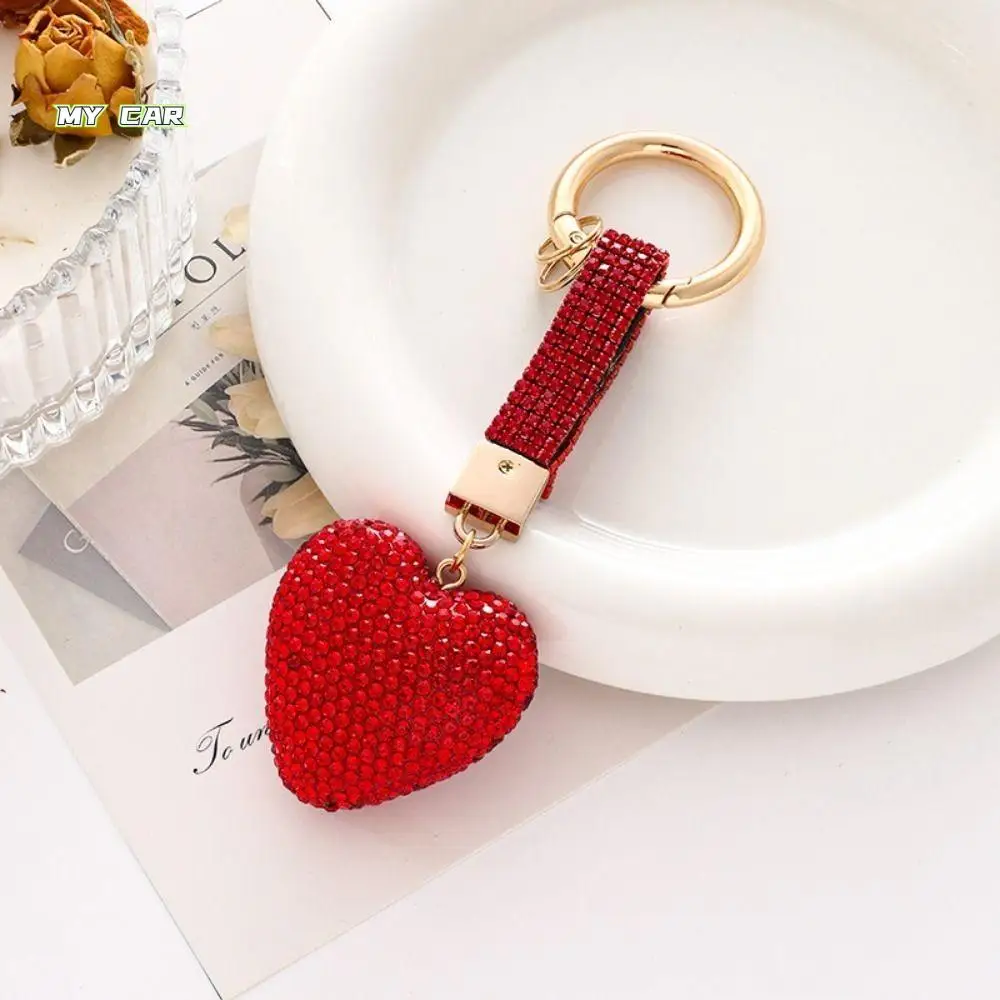 

Personalized Shining LOVE Keychain Bling Jewelry Heart Keychain Light Luxury Accessory Car Keyring Gifts