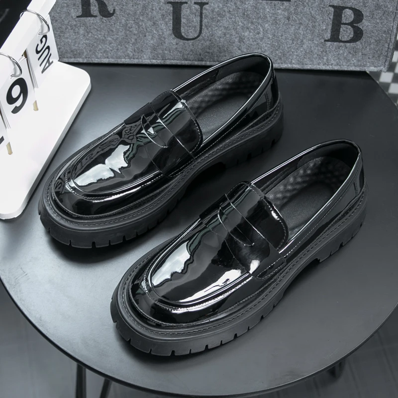 

Новые дизайнерские модные повседневные оксфорды для мужчин, однотонные модельные туфли с острым носком, мужские свадебные кожаные туфли большого размера