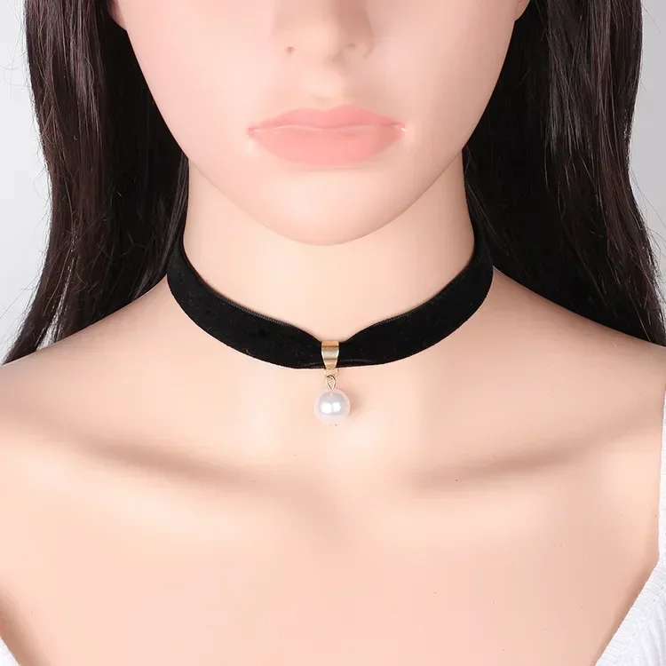 Simple Vintage Velvet Pearl Choker Short Black Clavicle Collar Necklace Gothic Chokers Necklaces for women