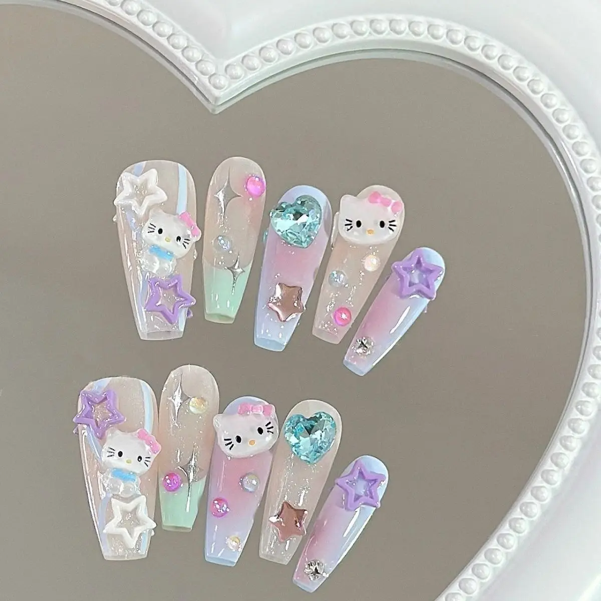 New Sanrio Y2K Dopamine-Colored Hellokitty Stars Wear Nail Diamonds Fresh and Cute Removable Birthday Party Mid-Length Manicure