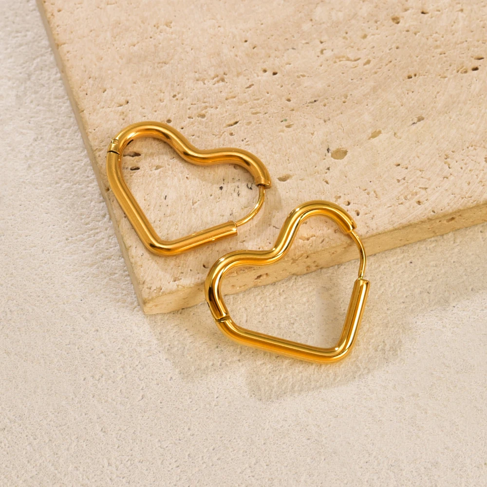 E34 Uses Bold Lines… - image