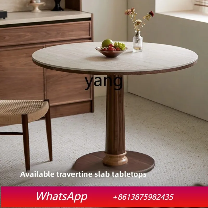 

Круглый обеденный стол из массива дерева для небольшой квартиры, в античном стиле, простой дизайн.