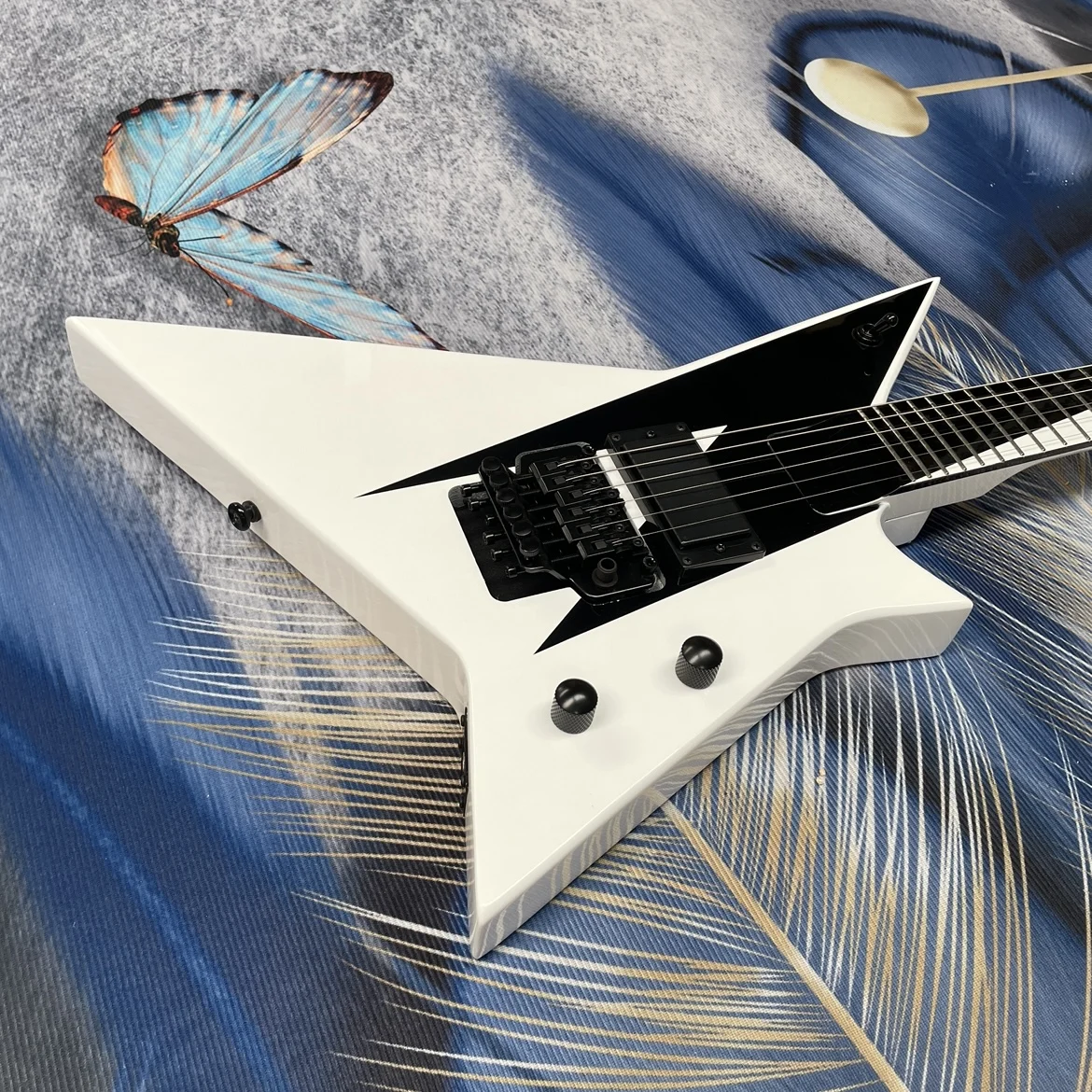 Chitarra elettrica bianca a 6  - Electric Guitar Beginner recensione e prezzo