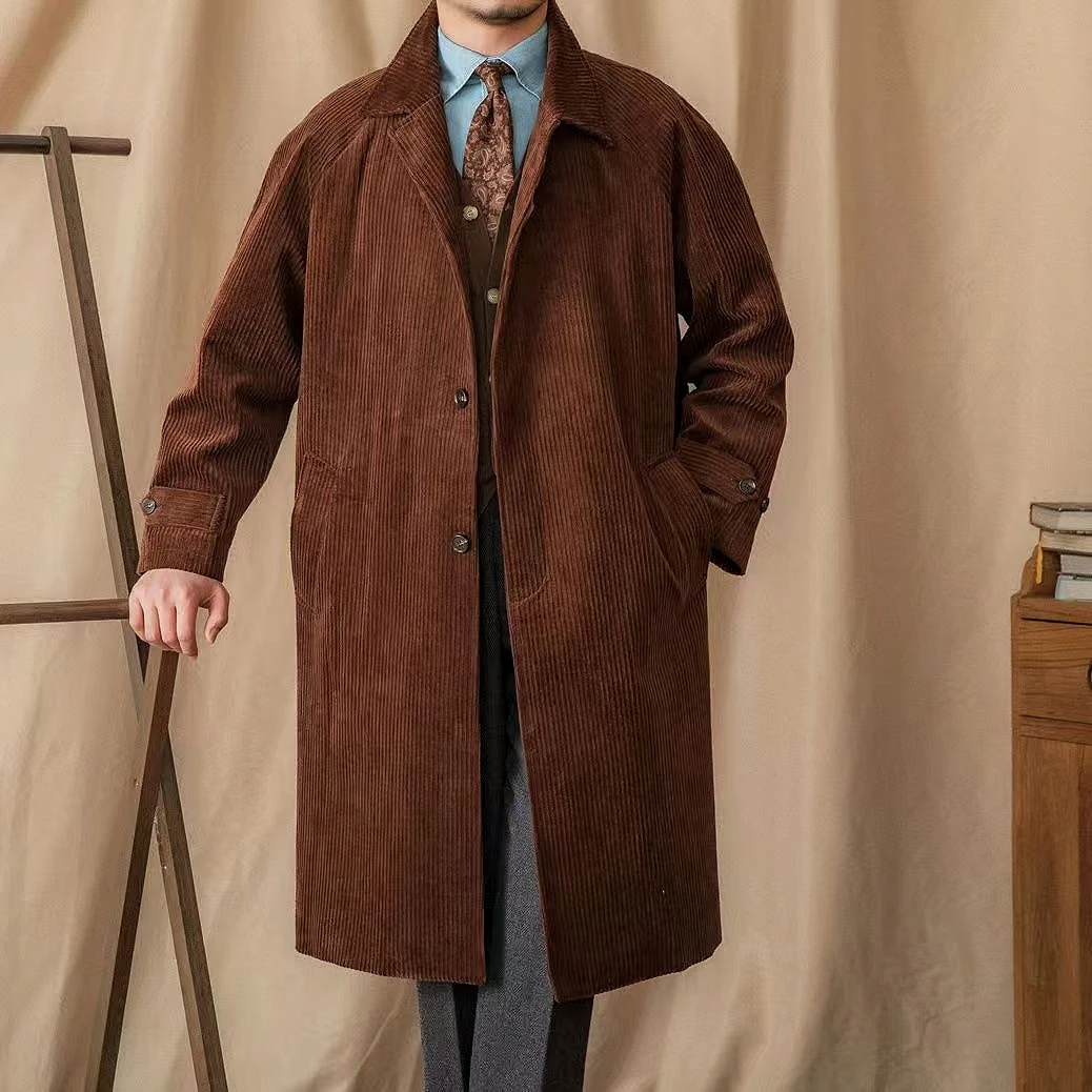 Męski płaszcz sztruksowy w kolorze ciemnego brązu, średniej długości, w paski, męski retro trencz, jednolity płaszcz wierzchni, jesienno-zimowy vintage wiatrówka.