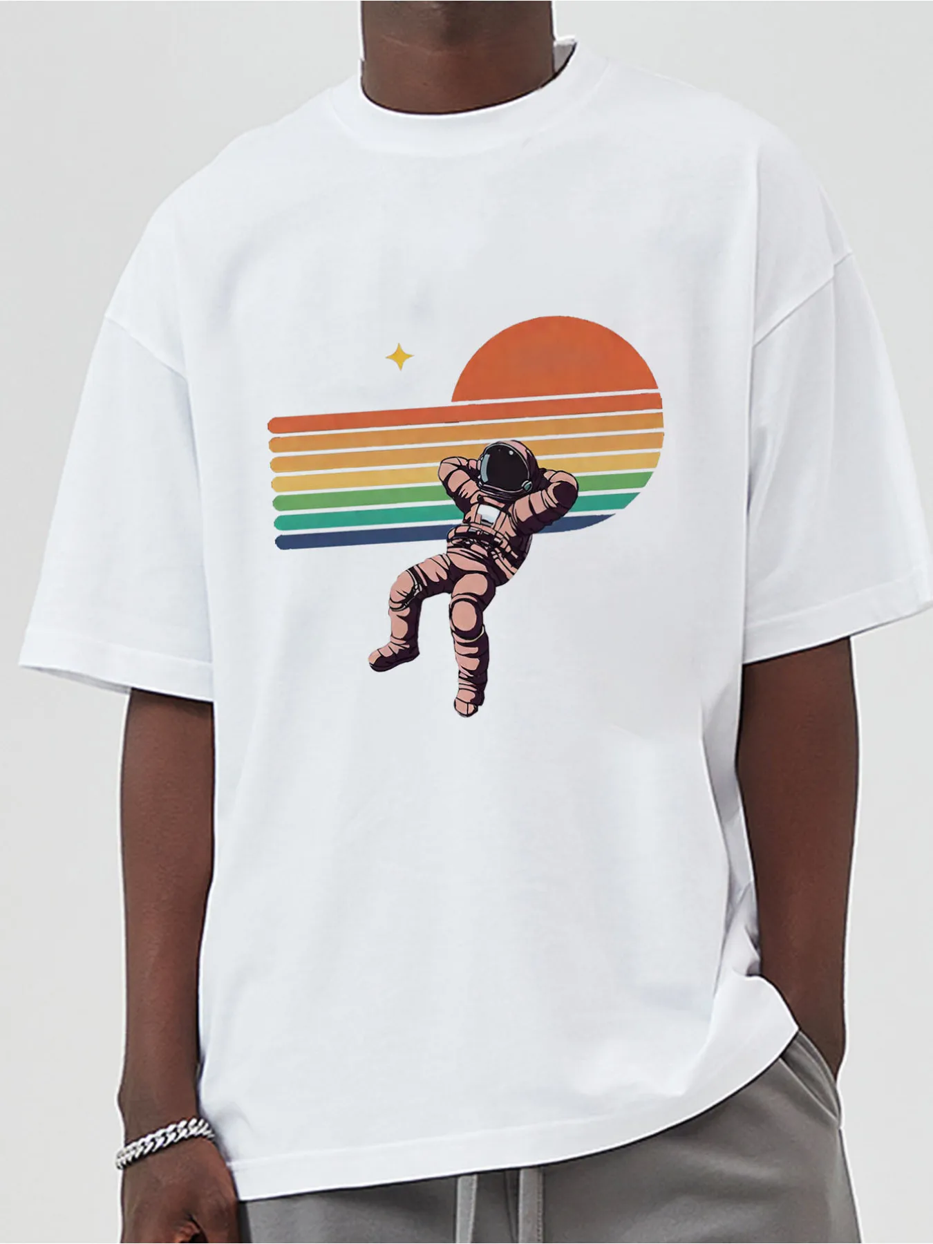 1pc Men'S Space Astronaut Sunrise T-Shirt | Black Retro Futuristic Shirt With Astronaut Floating In Space, Breathable Pure Tee F