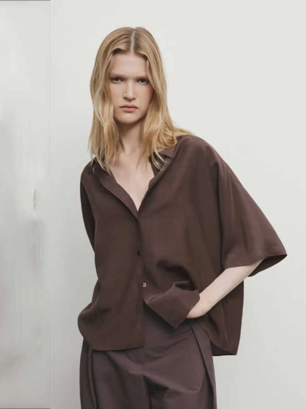 

MD Women's Summer 2025 New Vintage Casual Color Simple Ele Turn-down Collar ort Sve irt Loose Fit French Sle