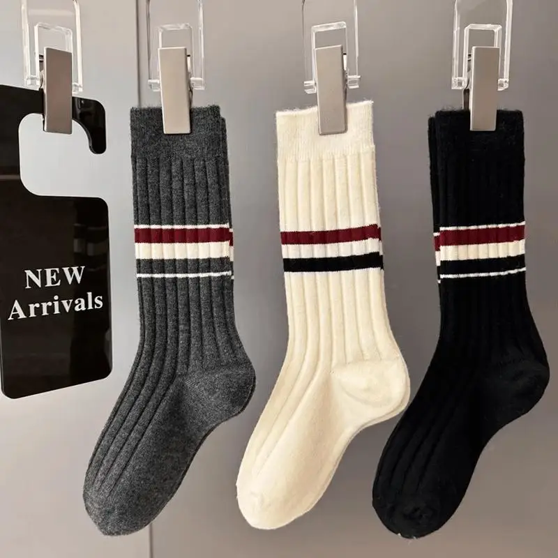 3/5 pairs Retro Striped Women's Vertical Striped Texture Contrasting Three Stripes Stacked Socks College Style Casual Long Socks