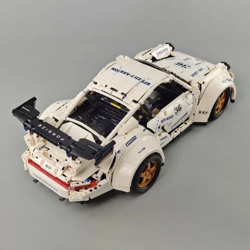 HAPPY BUILD YC-QC016 Technical Super Sports Car Model City Racing Series DIY Toys Building Blocks Gift For Boys 2525Pcs